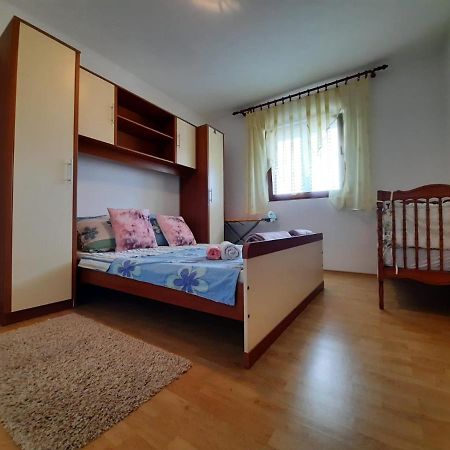 Anita Apartment Vir Exterior foto